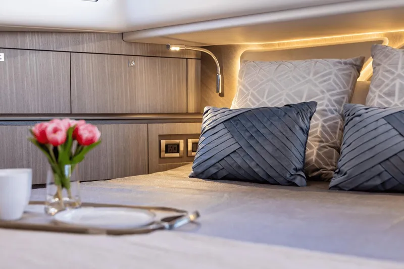 Slide: The Image of Galeon 435 GTO 2025 - 57