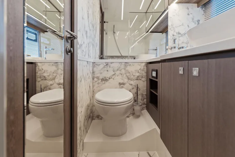 Slide: The Image of Galeon 435 GTO 2025 - 63