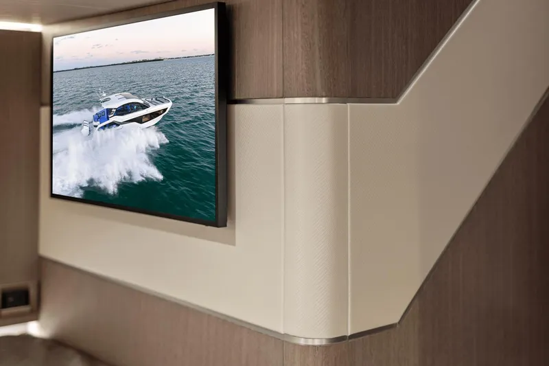 Slide: The Image of Galeon 435 GTO 2025 - 85