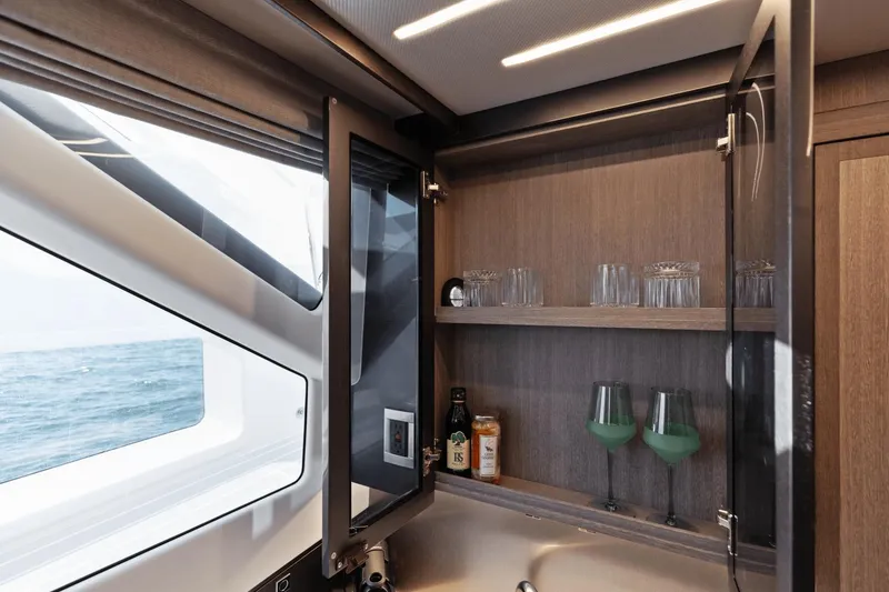 Slide: The Image of Galeon 435 GTO 2025 - 56