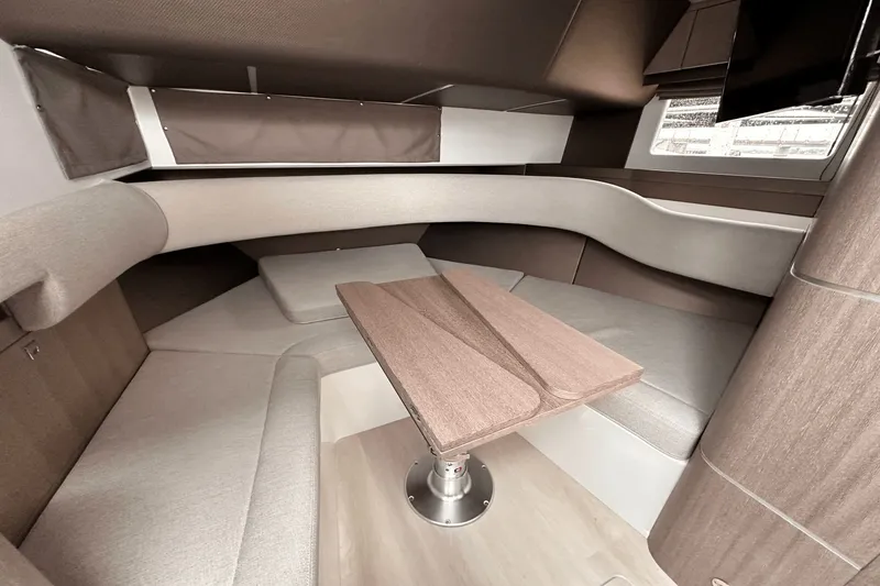 Slide: The Image of Galeon 375 GTO 2025 - 27