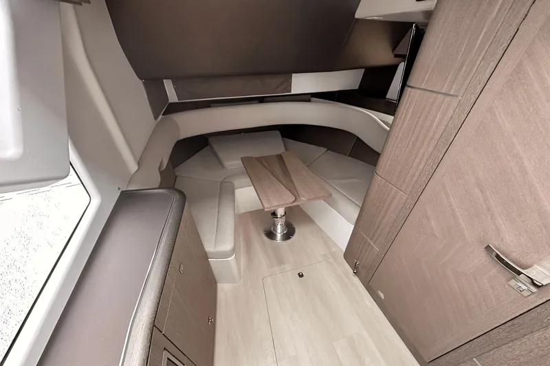 Slide: The Image of Galeon 375 GTO 2025 - 48