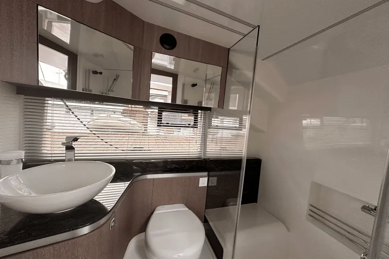Slide: The Image of Galeon 375 GTO 2025 - 56