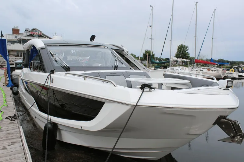 Slide: The Image of Galeon 375 GTO 2025 - 6