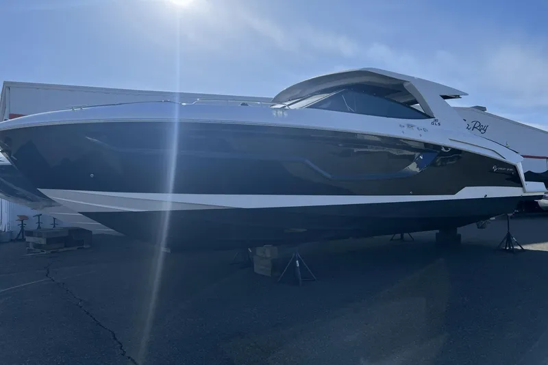 Slide: The Image of Cruisers Yachts 38 GLS 2024 - 0