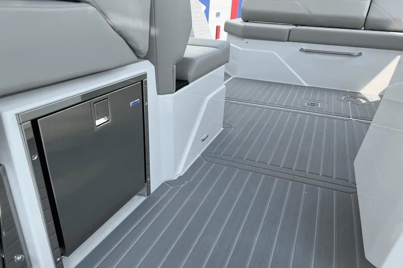 Slide: The Image of Cruisers Yachts 38 GLS 2024 - 16