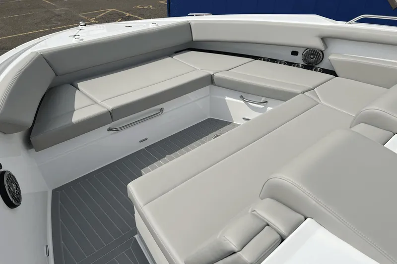 Slide: The Image of Cruisers Yachts 38 GLS 2024 - 23