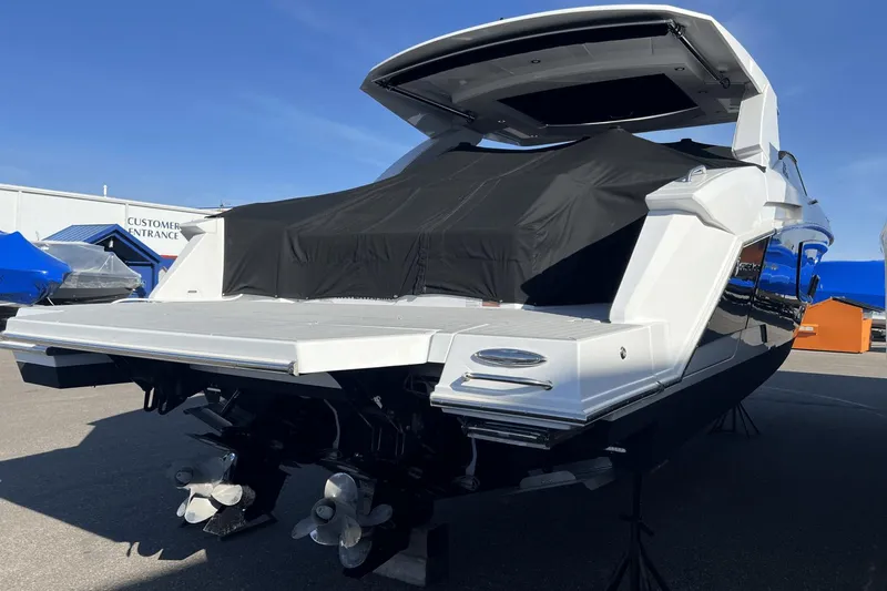 Slide: The Image of Cruisers Yachts 38 GLS 2024 - 5