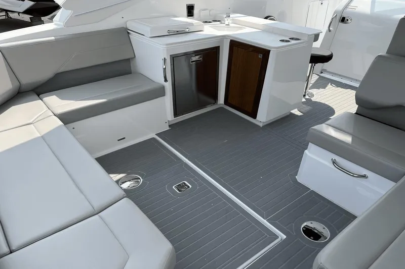 Slide: The Image of Cruisers Yachts 38 GLS 2024 - 7