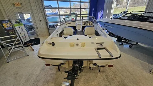 Slide: The Image of Bayliner 175 Bowrider 2007 - 4