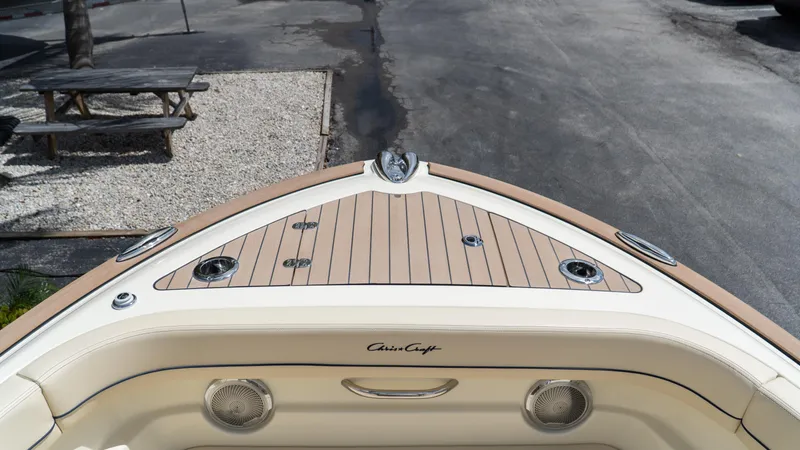 Slide: The Image of Chris-Craft Calypso 28 2025 - 53