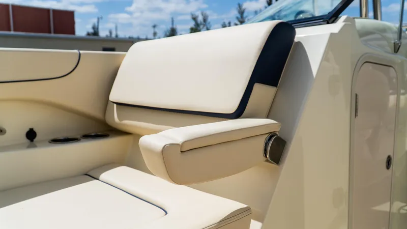 Slide: The Image of Chris-Craft Calypso 28 2025 - 56