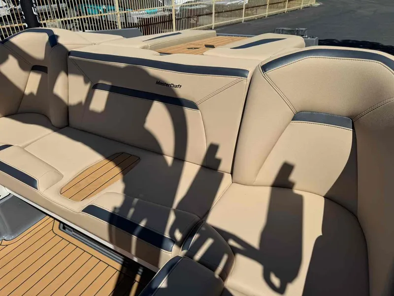 Slide: The Image of MasterCraft XStar S 2024 - 15