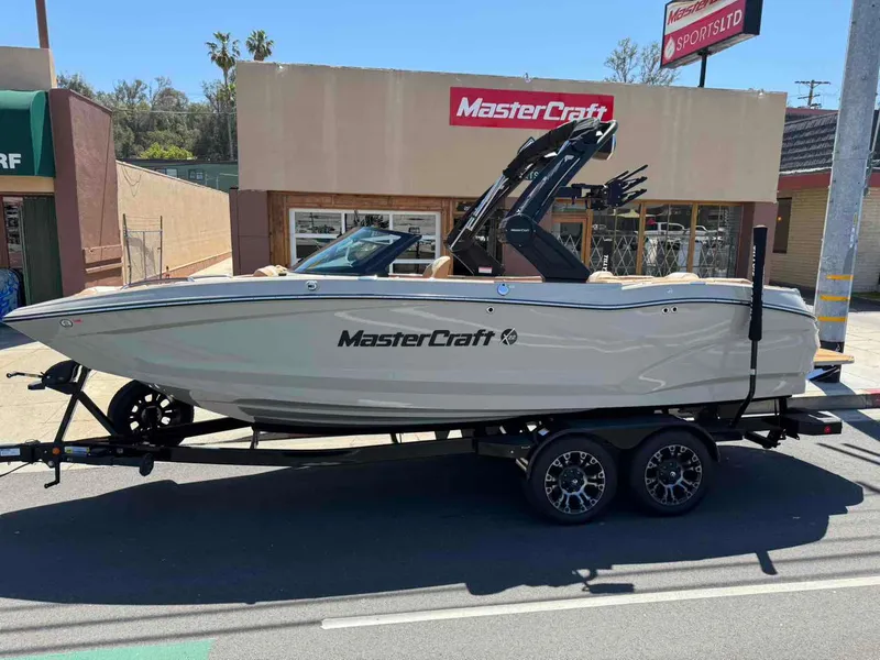 Slide: The Image of MasterCraft X22 2025 - 3