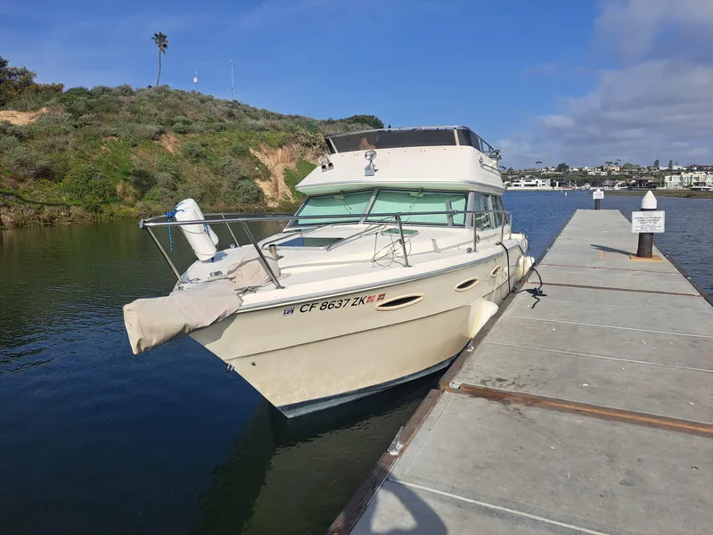 Slide: The Image of Sea Ray 300 Sedan Bridge 1986 - 2