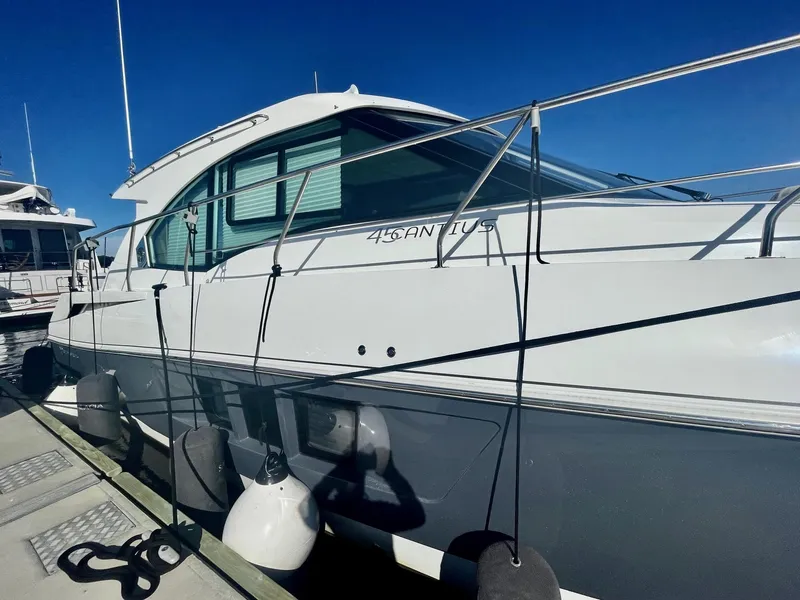 Slide: The Image of Cruisers Yachts 45 Cantius 2018 - 67