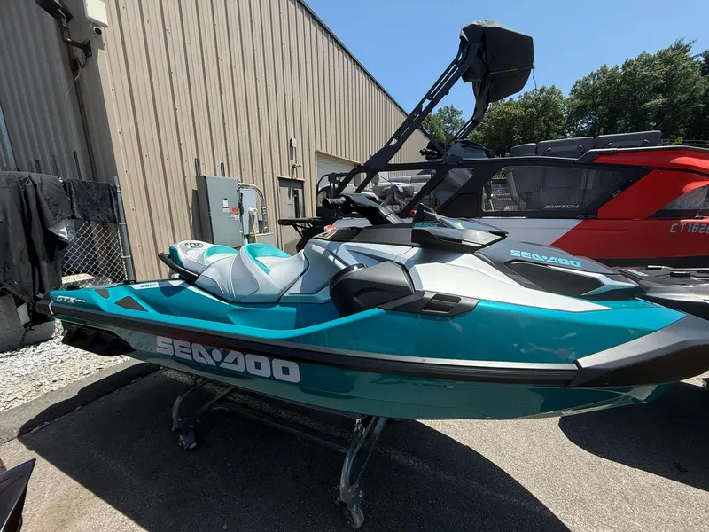 Slide: The Image of Sea-Doo GTX Limited 325 2025 - 1