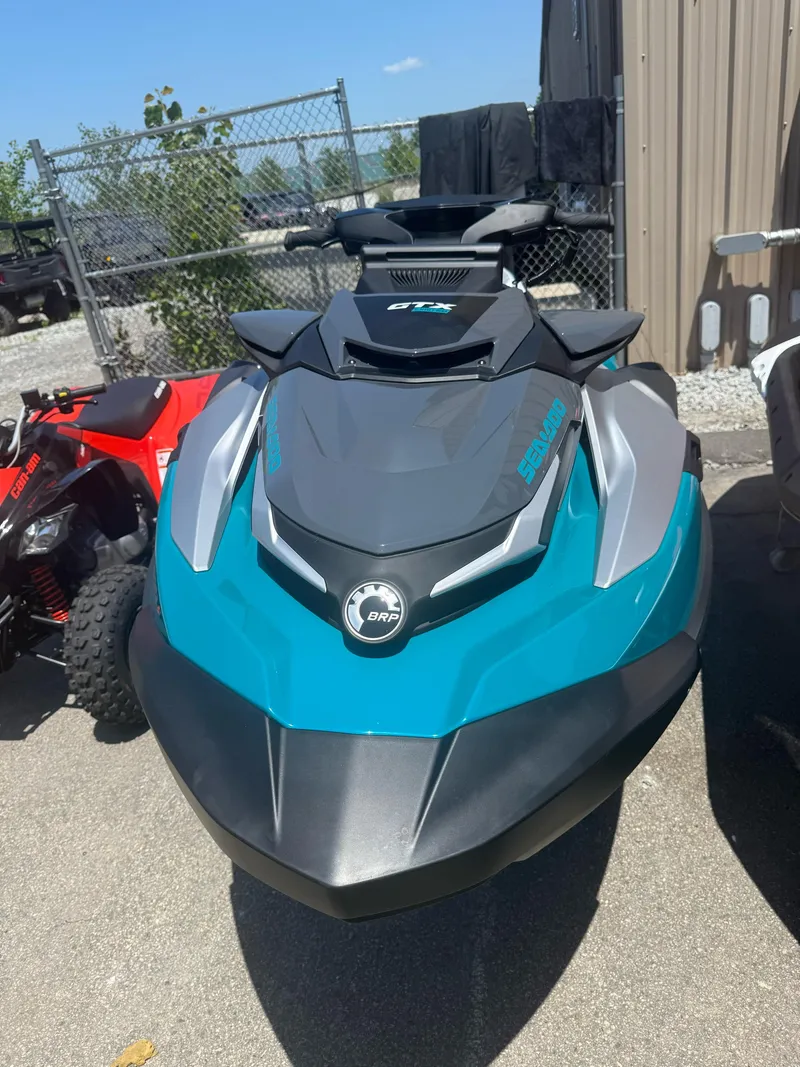 Slide: The Image of Sea-Doo GTX Limited 325 2025 - 4