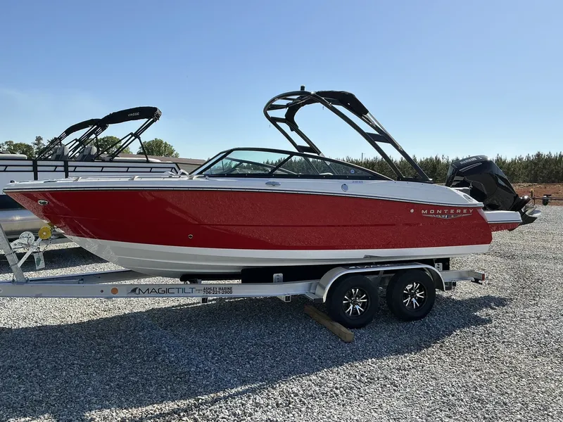 Slide: The Image of Monterey 215SS Super Sport 2025 - 2