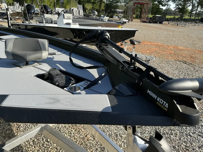 Slide: The Image of Xpress Hyper-Lift Bass Series H20 2025 - 4