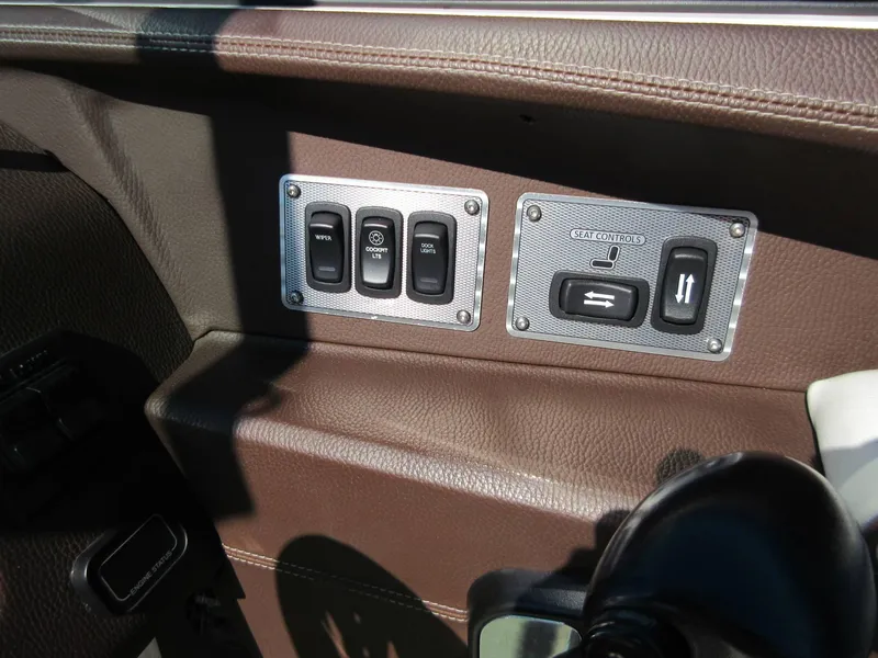 Slide: The Image of Regal 2800 2016 - 21