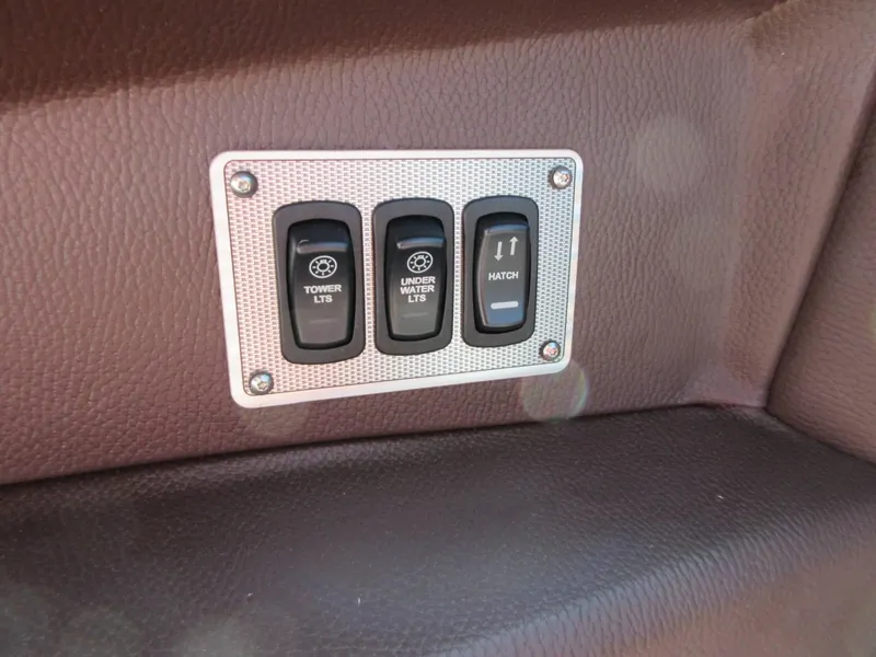 Slide: The Image of Regal 2800 2016 - 22