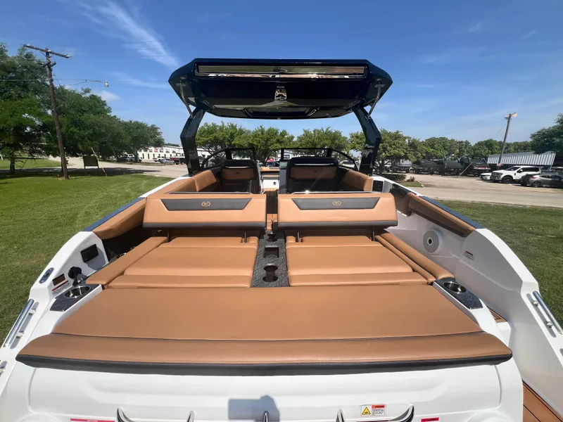 Slide: The Image of 2025 COBALT R31 - Image 14 - 14