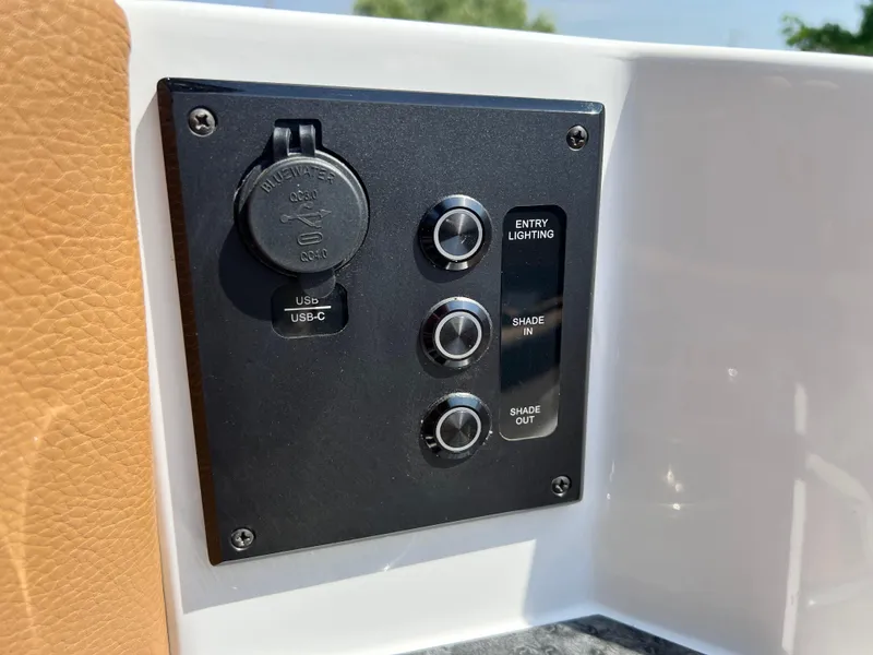 Slide: The Image of 2025 COBALT R31 - Image 21 - 21