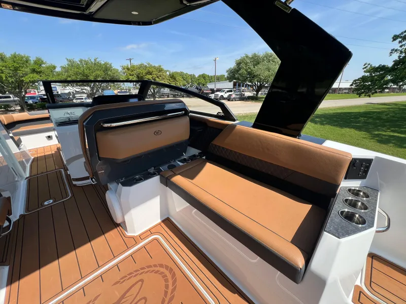 Slide: The Image of 2025 COBALT R31 - Image 22 - 22