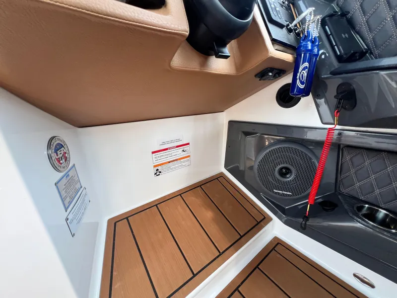 Slide: The Image of 2025 COBALT R31 - Image 29 - 29