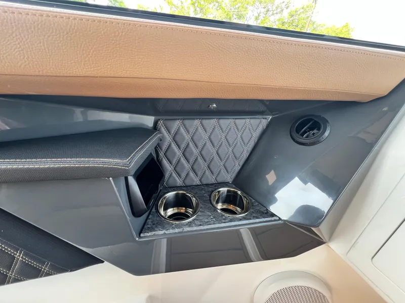 Slide: The Image of 2025 COBALT R31 - Image 31 - 31