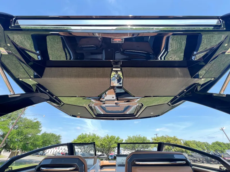 Slide: The Image of 2025 COBALT R31 - Image 37 - 37