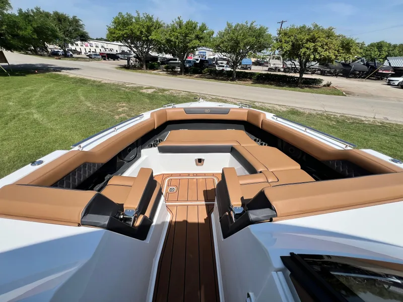 Slide: The Image of 2025 COBALT R31 - Image 44 - 44