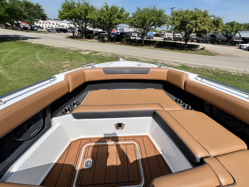 Slide: The Image of 2025 COBALT R31 - Image 47 - 47