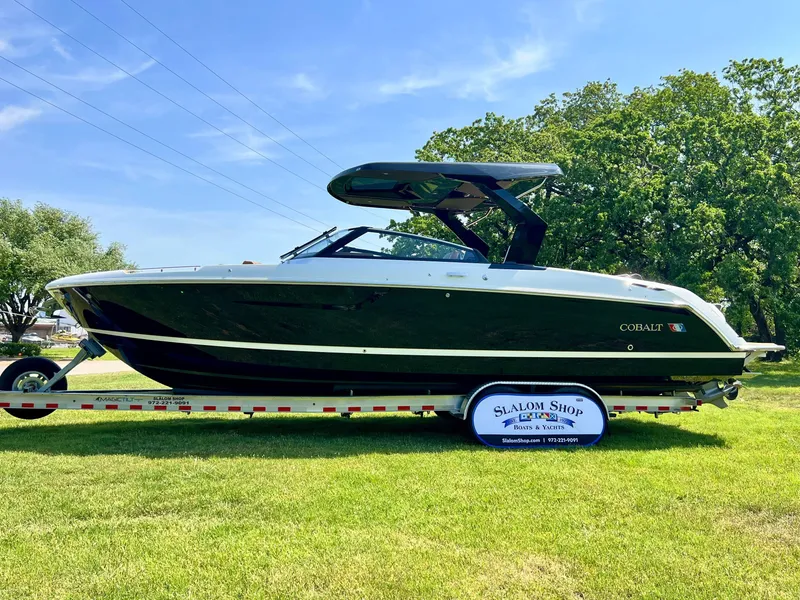 Slide: The Image of 2025 COBALT R31 - Image 5 - 5