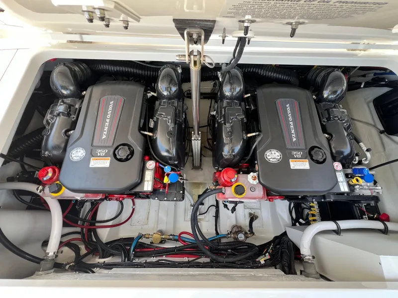 Slide: The Image of 2025 COBALT R31 - Image 52 - 52