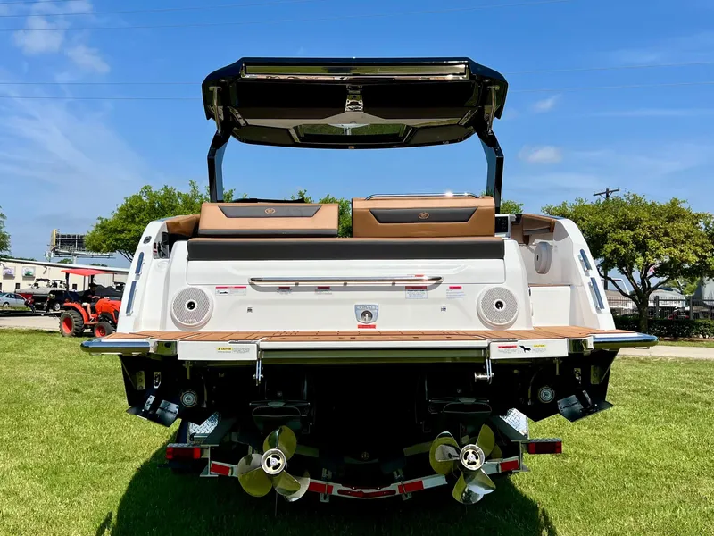 Slide: The Image of 2025 COBALT R31 - Image 9 - 9