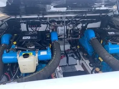 Slide: The Image of Pursuit 3000 Offshore 1996 - 11