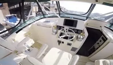 Slide: The Image of Pursuit 3000 Offshore 1996 - 7