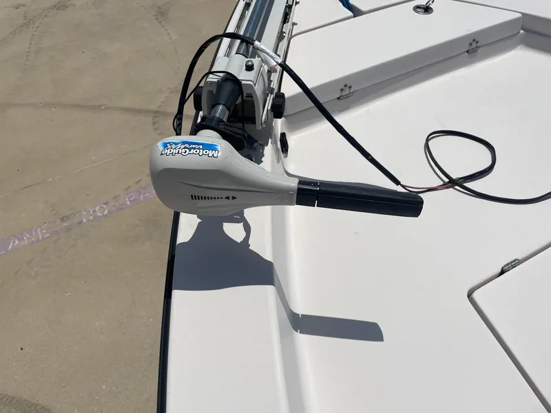 Slide: The Image of Trolling motor on 2002 Pathfinder 2200v boat deck, sunny day. - 41