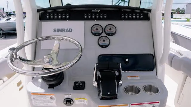 Slide: The Image of Boston Whaler 250 Outrage 2025 - 11