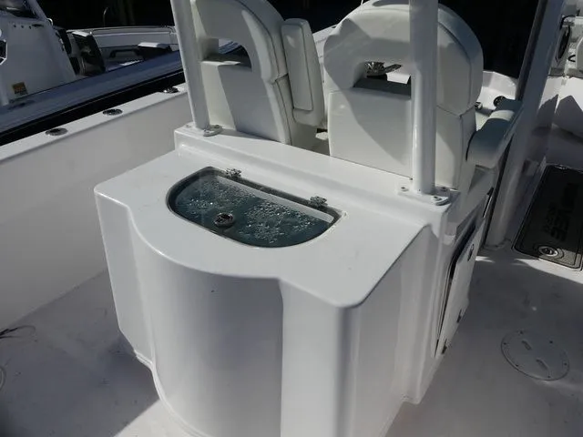 Slide: The Image of Twin Vee 260 GFX CC 2025 - 10