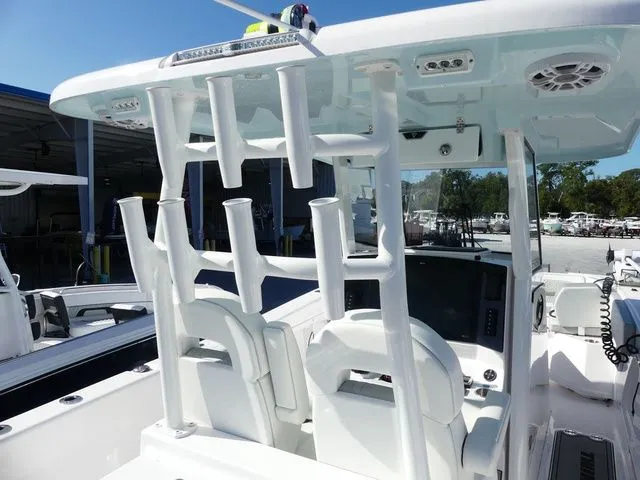 Slide: The Image of Twin Vee 260 GFX CC 2025 - 11