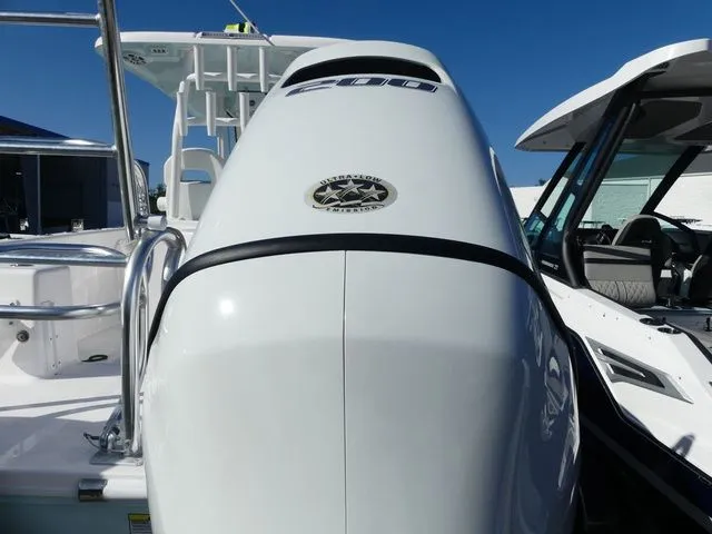 Slide: The Image of Twin Vee 260 GFX CC 2025 - 4