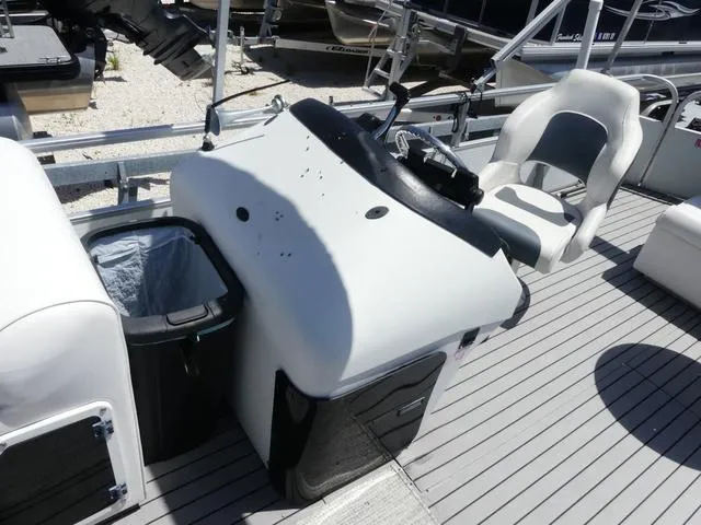 Slide: The Image of Other 240 SUNTANNER 2004 - 5