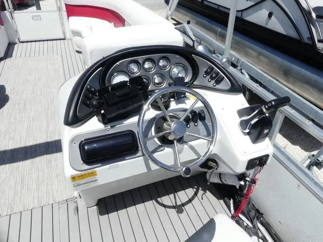 Slide: The Image of Other 240 SUNTANNER 2004 - 7