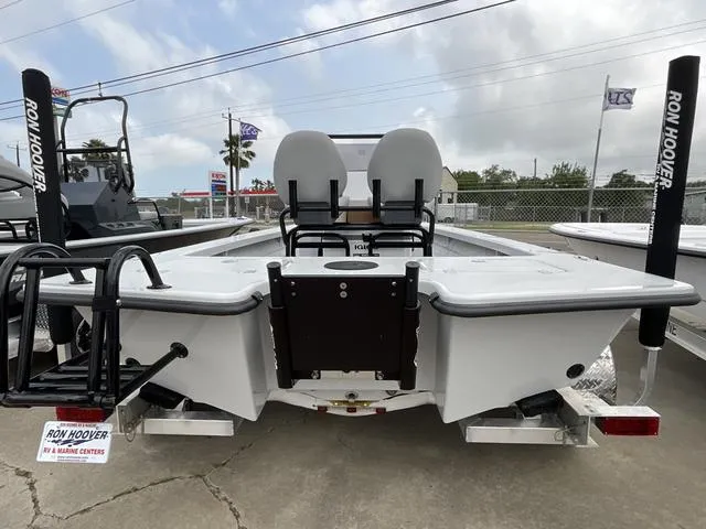 Slide: The Image of Majek 20 Xtreme 2025 - 4