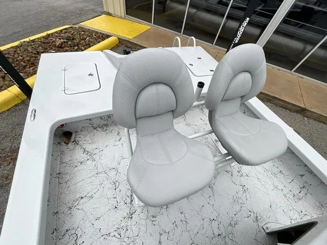 Slide: The Image of Majek 226 Illusion 2025 - 6