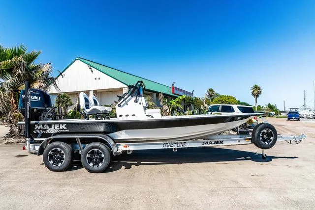 The Image of Majek 20 Xtreme 2025 - 1