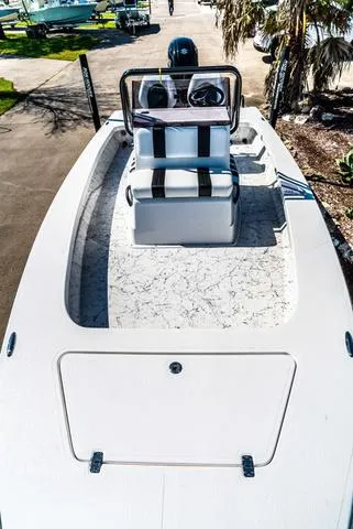 Slide: The Image of Majek 20 Xtreme 2025 - 13